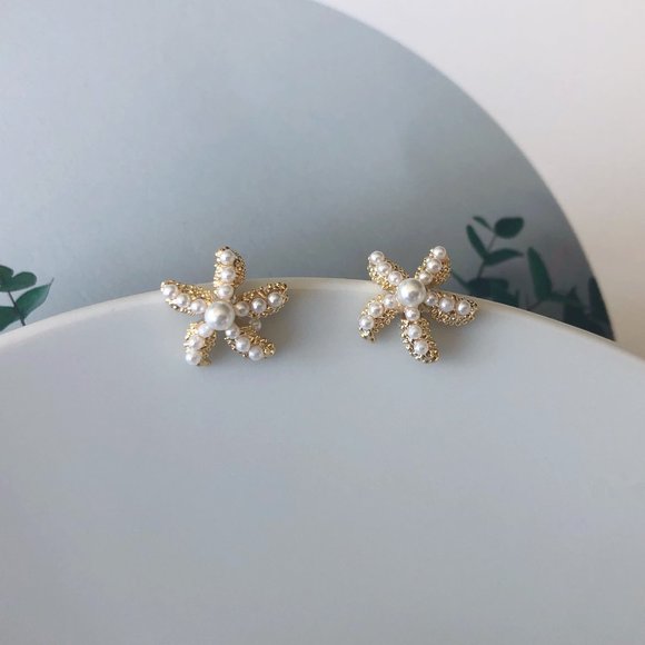 3/$35 Starfish Stud Earrings - Picture 2 of 6